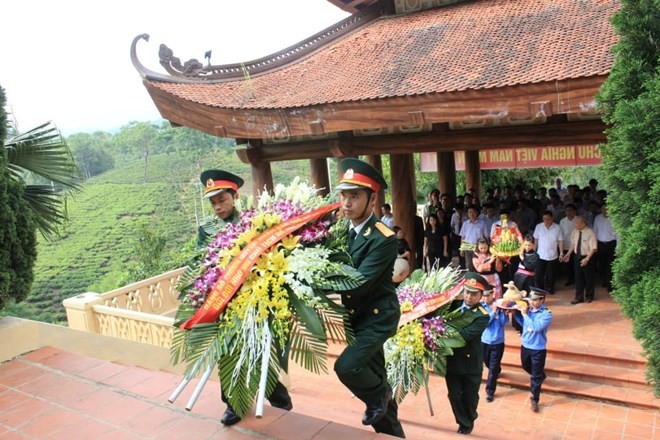 Во Вьетнаме проходят различные мероприятия в честь 125-летия со дня рождения Хо Ши Мина - ảnh 1